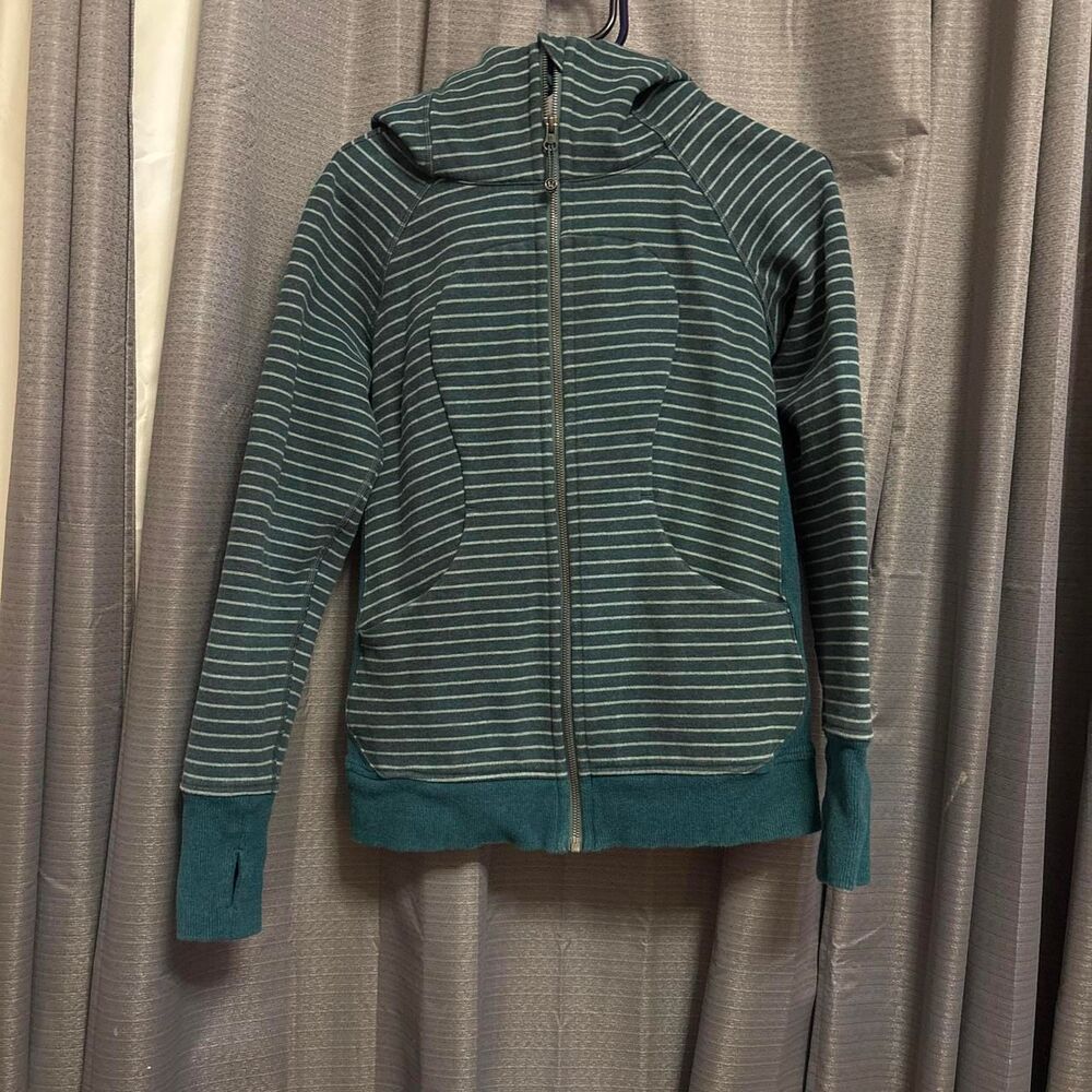 Lululemon Women's Green and Blue Hoodie